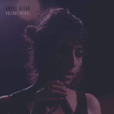 パキスタン出身の女性SSW、ニューヨークから世界へ飛び立つ傑作新譜