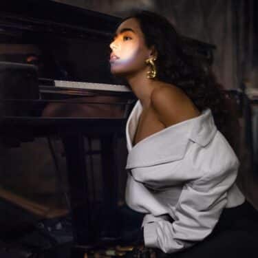 イスラエルの国民的SSWの血を継ぐ新世代ノアム・クラインシュタイン、デビュー!