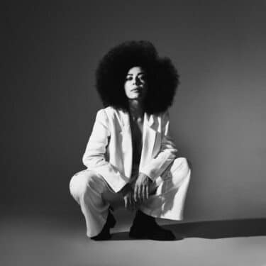 ヴァネッサ・モレーノ、卓越したセンスで魅了するジャジー＆ソウルフルな新作『SOLAR』