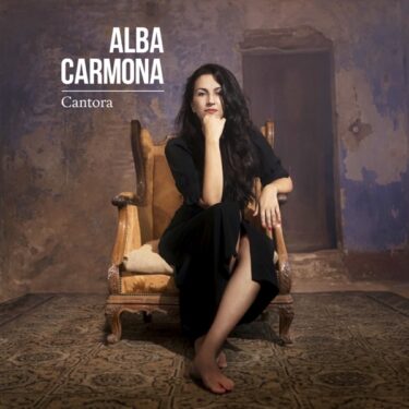 バルセロナの名歌手アルバ・カルモナ、“歌う”ことの意味を問う新作『Cantora』