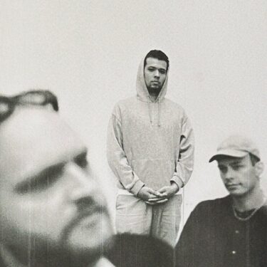 ベルリンから、今にも爆発しそうな“ジャズの未来”が現れた──。Moses Yoofee Trio デビューEP『Ocean』