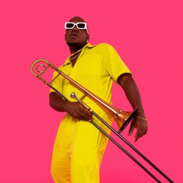 MPBやヒップホップに影響されたブラジルのトロンボーン奏者、ジョアベ・ヘイス新譜『028』