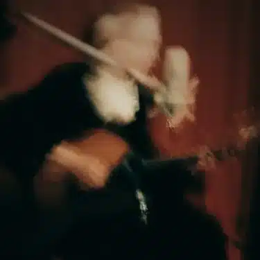 ナタリア・ラフォルカデ、音楽に誠実に向き合った内省的新譜『Cancionera』